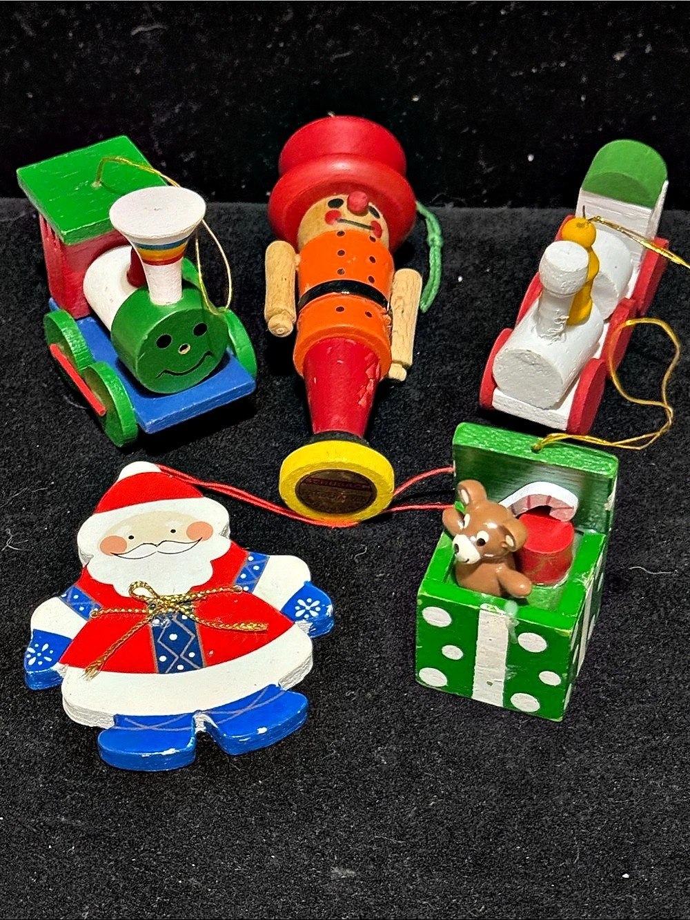 Vintage Wooden Christmas Ornaments (5) Red & Green
